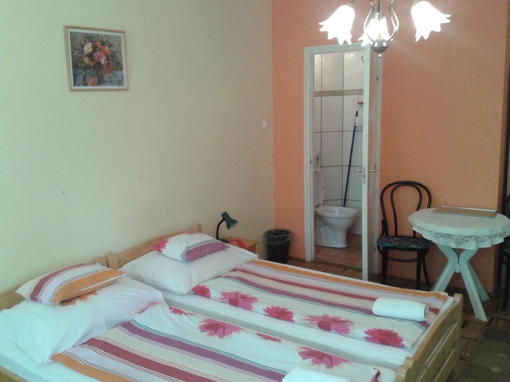 Deak Vendeghaz Apartman Hajduszoboszlo Phòng bức ảnh