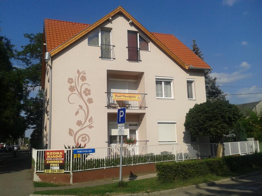 Deak Vendeghaz Apartman Hajduszoboszlo Ngoại thất bức ảnh