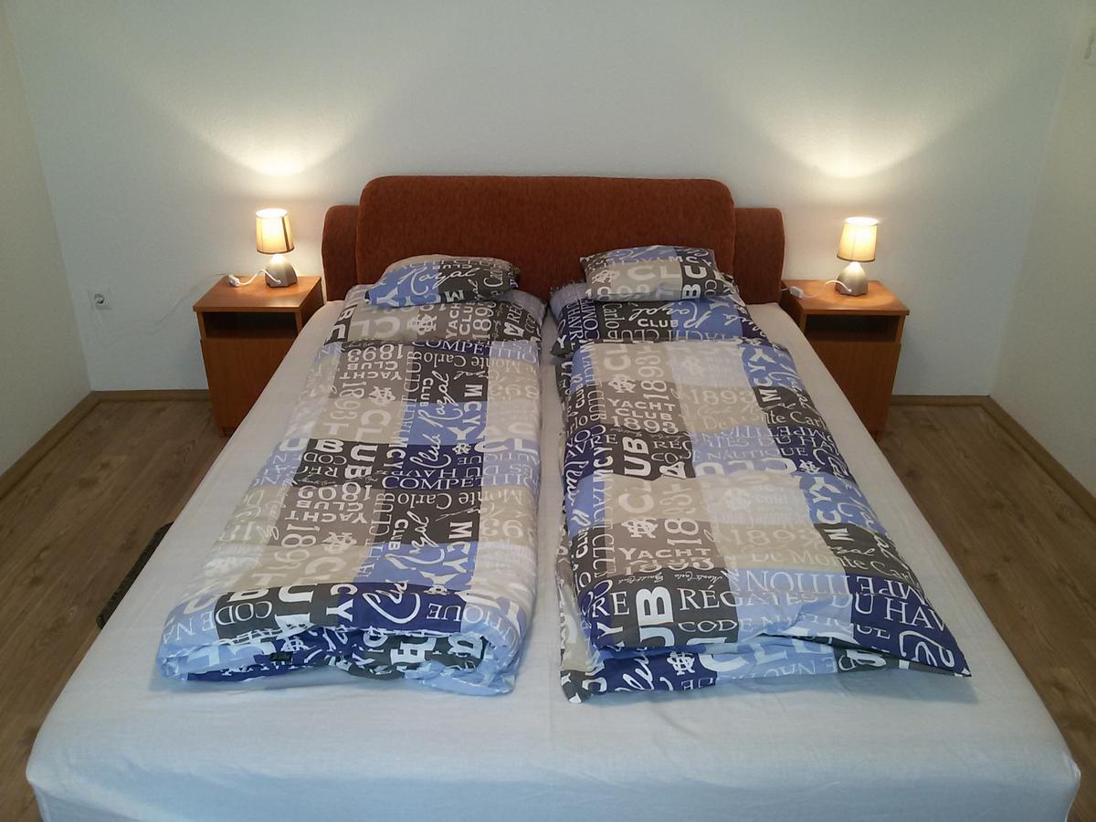 Deak Vendeghaz Apartman Hajduszoboszlo Ngoại thất bức ảnh